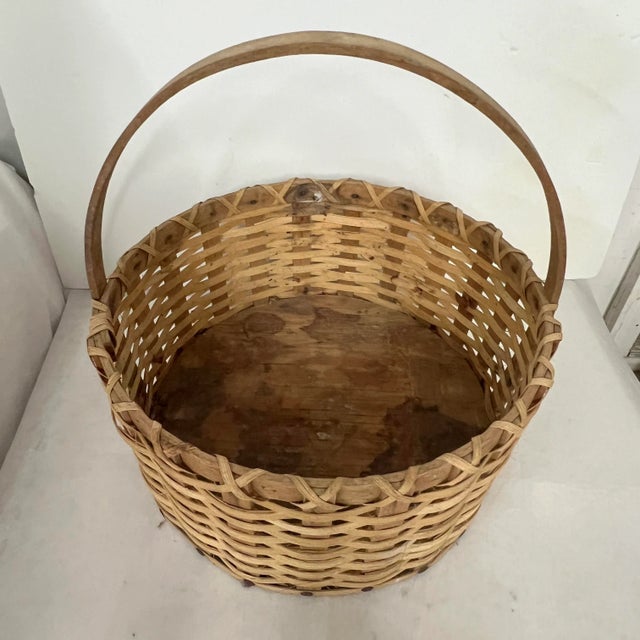 Tennessee Amish Made Hardwood Gathering Basket For Sale - Image 4 of 5