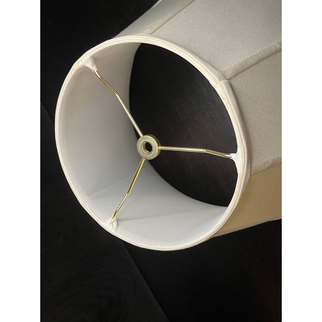 Ceramic Mid 20th Century French-Style Urn Lamp With Gilded Flowers and Original Lampshade For Sale - Image 7 of 12