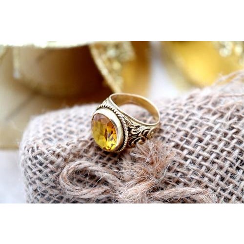 Gold Ring Chiseled with Citrine For Sale - Image 3 of 10