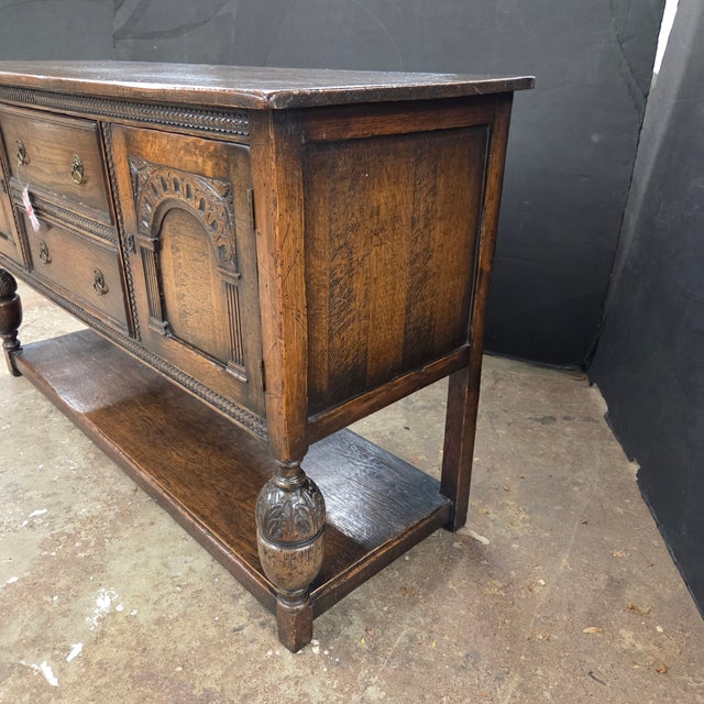 Early 20th Century English Oak Sideboard With Bulbous Front Legs and Potboard Base For Sale - Image 15 of 18