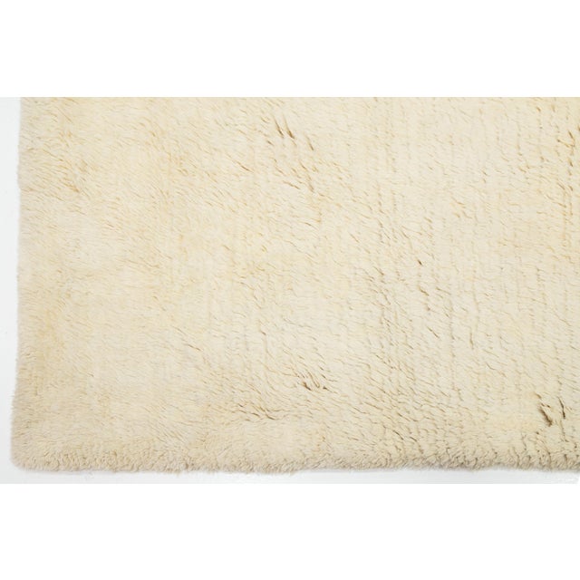 Contemporary Moroccan Plush Wool Rug Handmade in Beige For Sale - Image 9 of 9