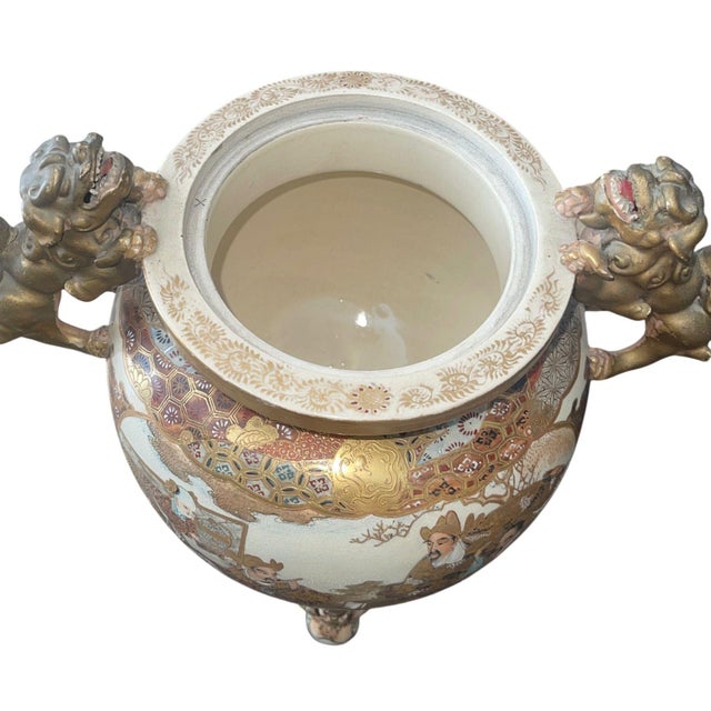 Bronze Large Japanese Satsuma Lidded Jar With Fu Dogs, Meiji Period, 19th Century. For Sale - Image 8 of 9