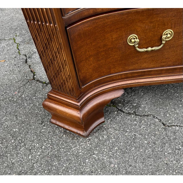 Late 20th Century Ej Victor Serpentine Bachelor’s Chest For Sale - Image 6 of 10