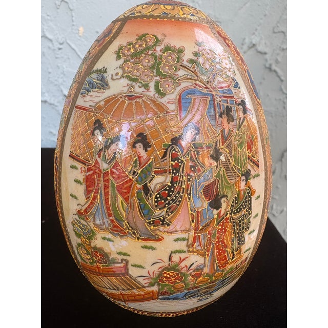 Late 20th Century Vintage Hand-Painted Chinese Porcelain Decorative Egg Sculptures on Wooden Bases– Set of 2 – 5.5” For Sale - Image 5 of 12