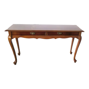 1970s Vintage Queen Anne Style Burl Wood Edge Toped Table