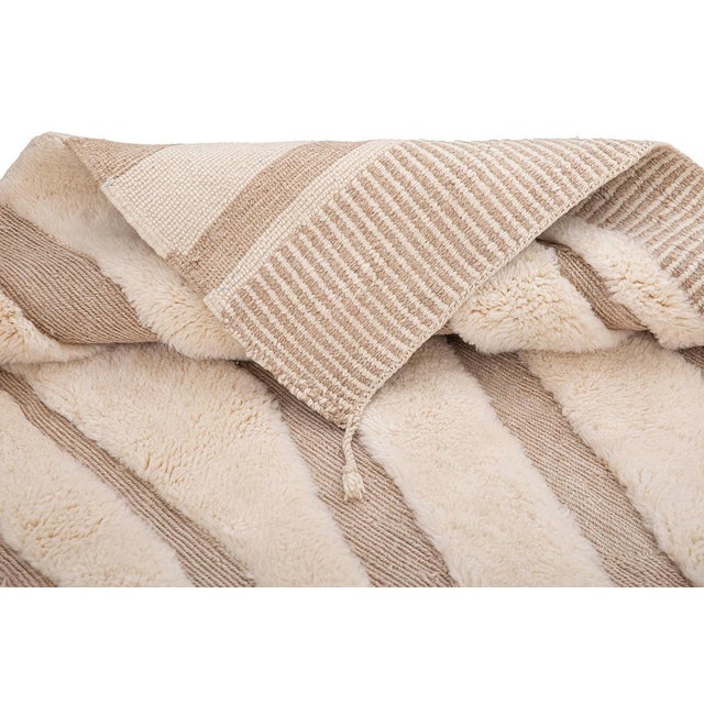 2020s Premium Hand-Knotted Moroccan Wool Rug | 13'9" X 8'7" | One of a Kind For Sale - Image 5 of 7