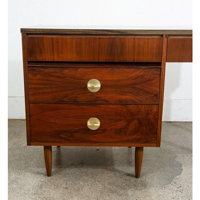 Brown 1960s Mid Century Modern Desk Walnut Executive Office 4 Drawer Vintage Brass Restored For Sale - Image 8 of 10