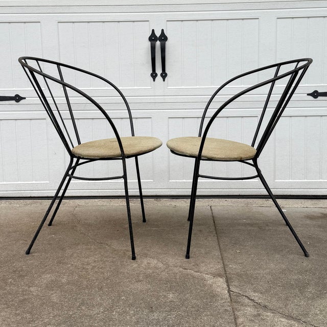 Pair of Mid-Century Modern Wrought-Iron Hoop Chairs For Sale - Image 4 of 7
