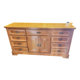 Vintage Wynwood Traditional Honey Oak Triple Dresser & Credenza For Sale