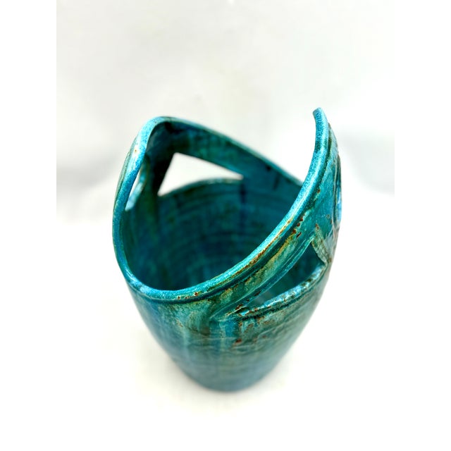Important accolay ceramic vase, signed under the base - A superb blue This piece has an attribution mark, I am sure that...