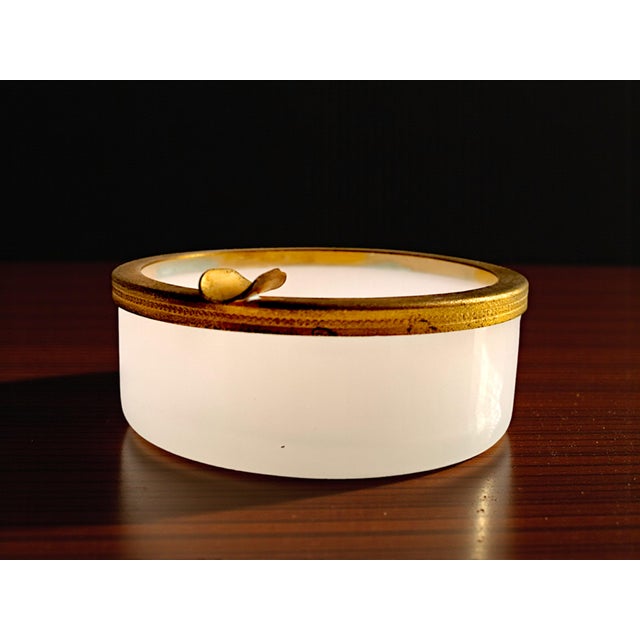 Hollywood Regency Vintage Murano Opaline Glass Ashtray, 1960s For Sale - Image 3 of 10