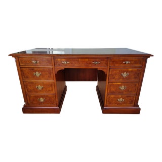 Late 20th Century Leesburg Desk by Hekman For Sale