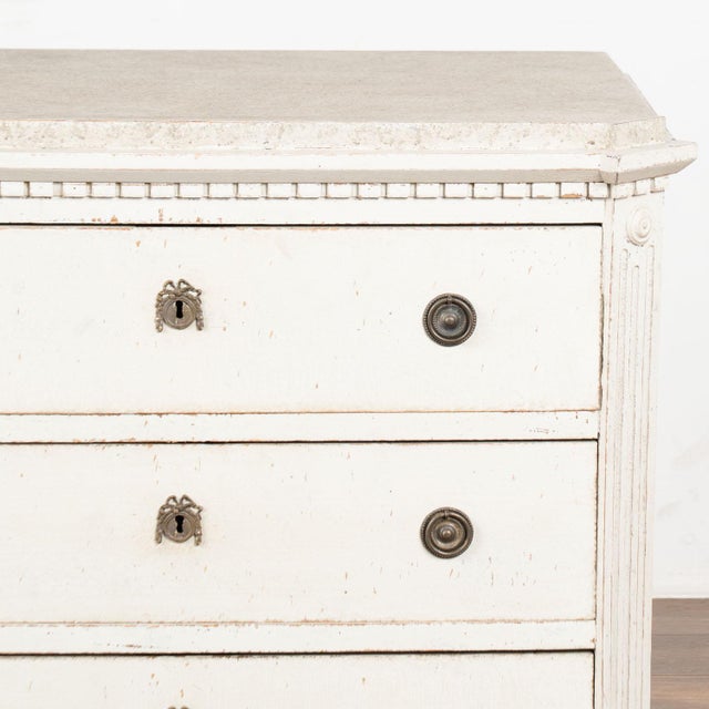 Early 19th Century Swedish Gustavian Chest of Three Drawers For Sale - Image 12 of 15