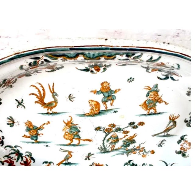 French French Moustiers 18th Century Earthenware Serving Dish For Sale - Image 3 of 10