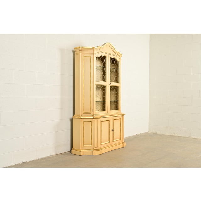 Karges Furniture Karges Style French Regency Louis XVI Cream Lacquered and Gold Gilt Breakfront Bookcase Cabinet, Circa 1960s For Sale - Image 4 of 14