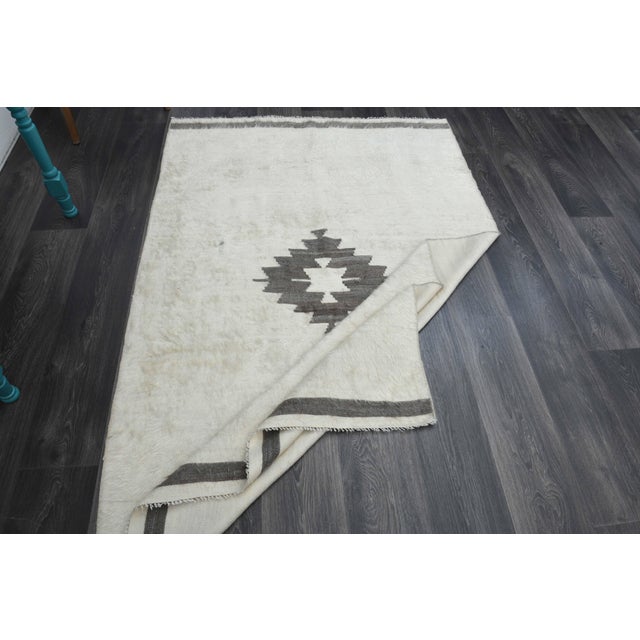 1970's Turkish Handmade Beige Kilim Rug For Sale In San Francisco - Image 6 of 11