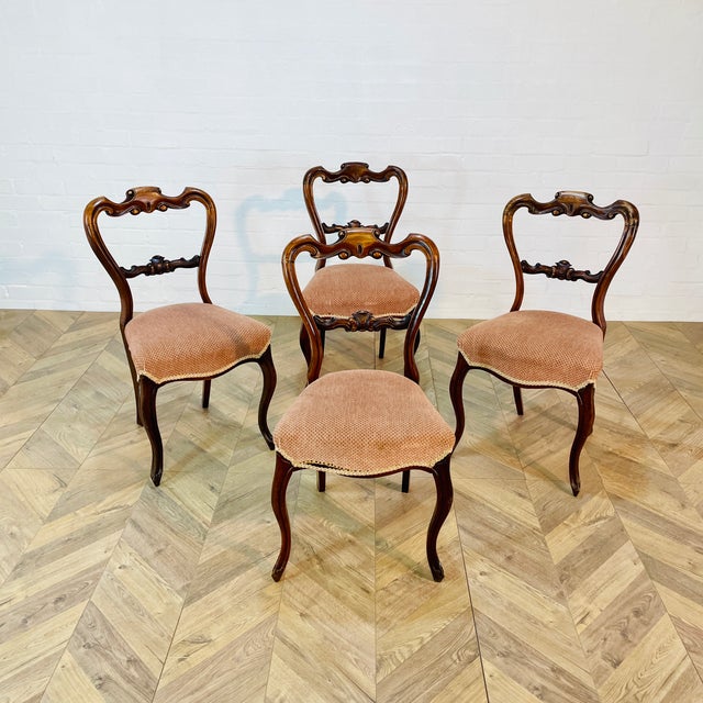 Antique English Walnut Balloon Back Dining Chairs, Set of 4 For Sale - Image 3 of 8