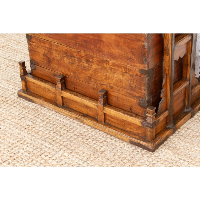 Rare Oversize Antique Wedding Basket For Sale - Image 4 of 11