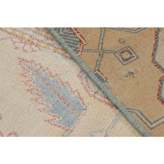 Textile Antique Agra Rug Beige Pink Blue Wool Geometric Indian Runner For Sale - Image 7 of 7