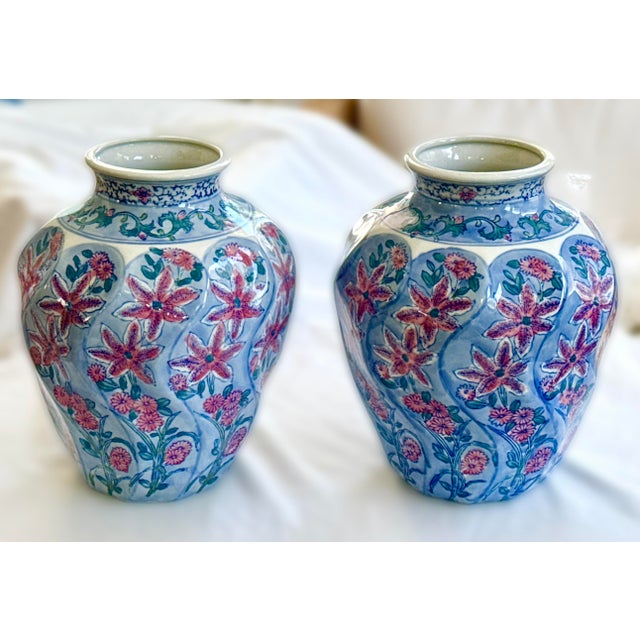 1980s Vintage Pair of Chinese Hand-Painted Vases For Sale - Image 5 of 10