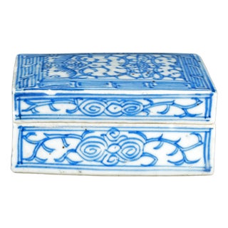 Chinese Porcelain Blue White Box With Lotus Scrolling 19th Century For Sale