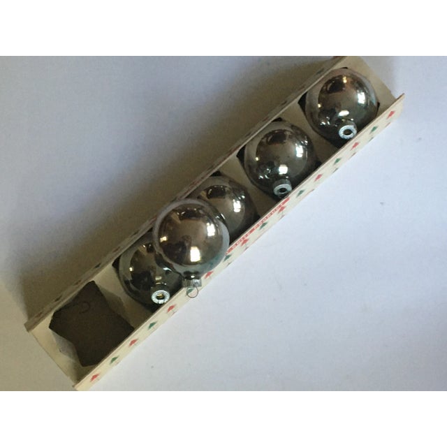 1960s Vintage Shiny Brite Ombre Glass Christmas Tree Ornaments in Original Tray- Set of 5 For Sale - Image 5 of 12