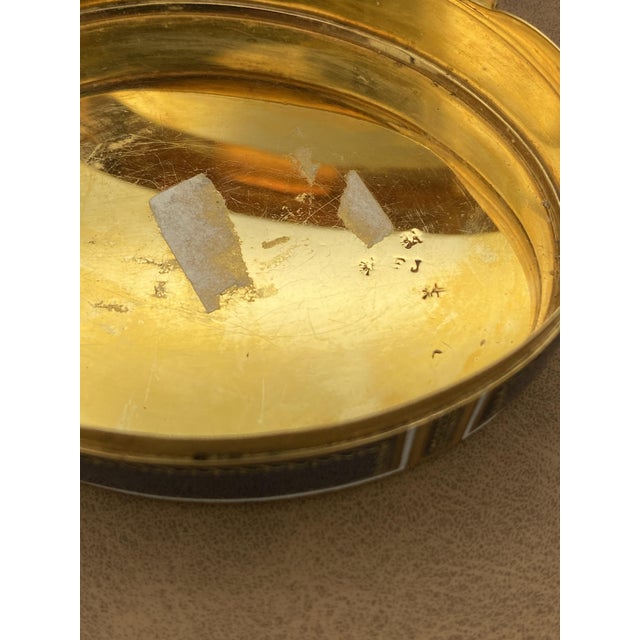 Oval Snuffbox in Gold and Enamel with Miniature of Marie Antoinette, 1800s For Sale - Image 6 of 18