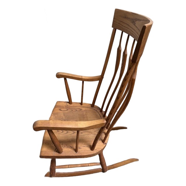 Vintage Nichols & Stone Mid-Century Early American Windsor Rocking Chair - Model 750 For Sale
