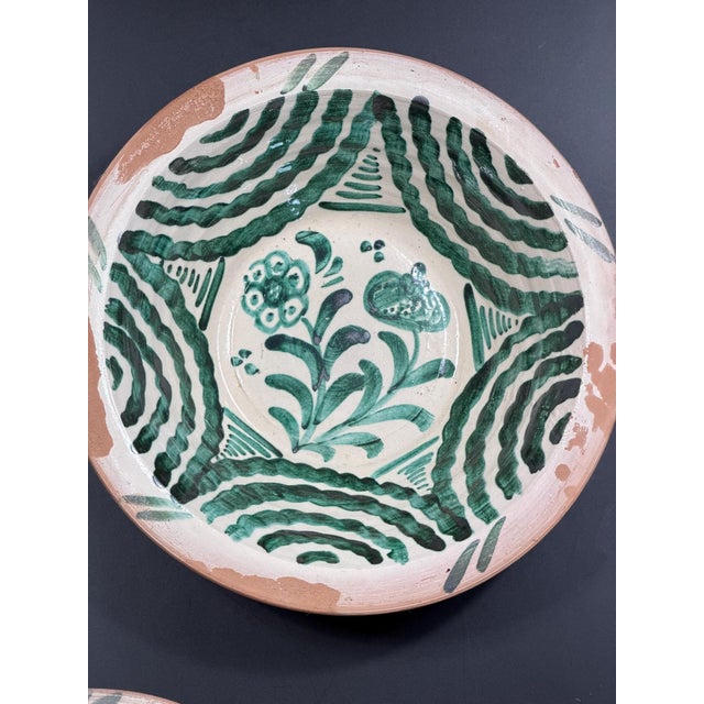 Vintage Spanish Fajalauza Lebrillos with Hand-Painted Green Decoration, Set of 3 For Sale - Image 3 of 13