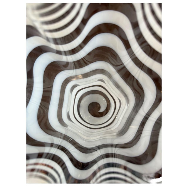 1960s Mid-Century Italian Murano Glass Handkerchief Vase, Circa 1960's. For Sale - Image 5 of 7