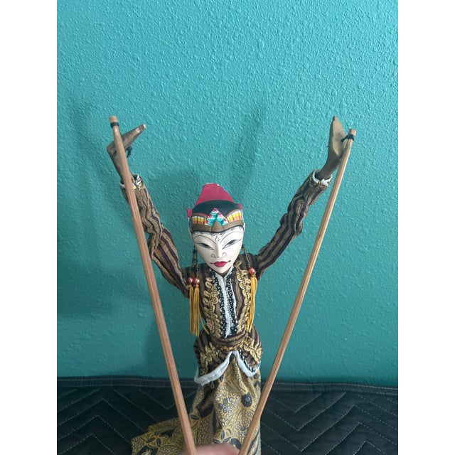 Mid 20th Century Pair of Mid-Century Indonesian Wayang Golek Carved Wood Puppets, C. 1950s–60s For Sale - Image 5 of 6