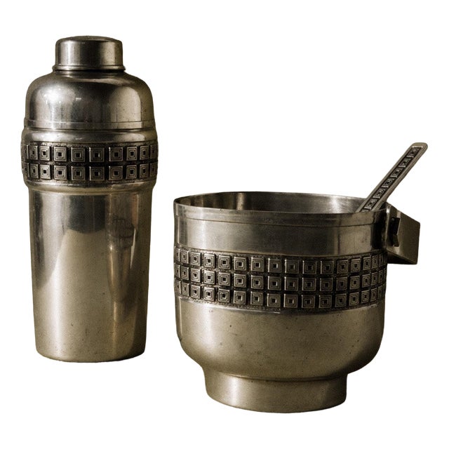 Vintage Art Deco Style Pewter Cocktail Shaker with Strainer Lid and Ice Bucket with Scoop, Set of 3 For Sale