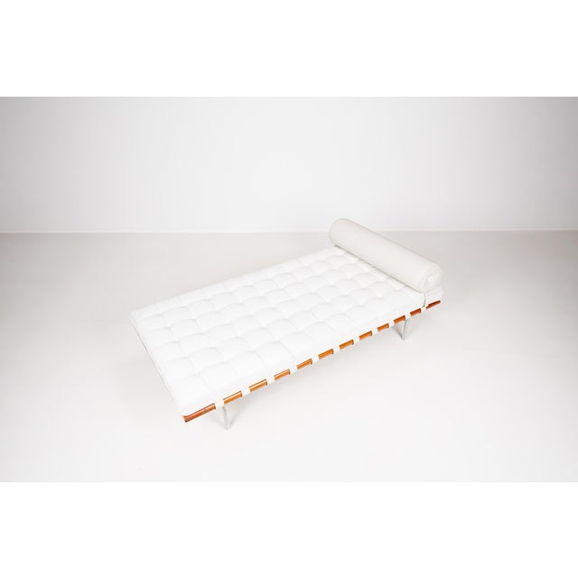 Barcelona Daybed by Ludwig Mies van der Rohe for Knoll, 1980s, in Flawless conditions. Designed 1920 to 1949 This piece...