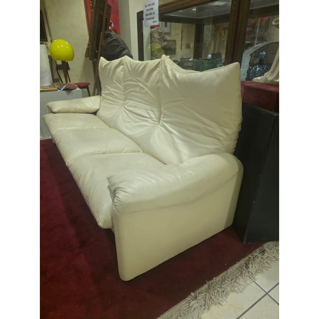Maralunga Three-Seater Sofa in Leather by Vico Magistretti for Cassina, 1970s For Sale - Image 10 of 13