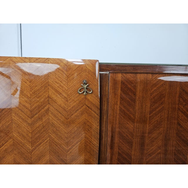 Brown Mid-Century Mahogany-Paneled Sideboard with Glass Top and Brass Handles, 1960 For Sale - Image 8 of 18