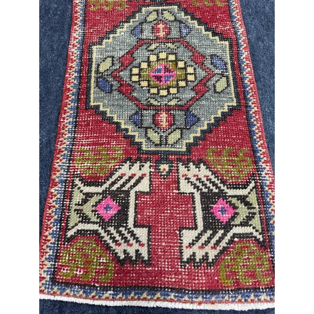 Contemporary Turkish Yastik Rug 1'6" x 3'3" For Sale - Image 3 of 5