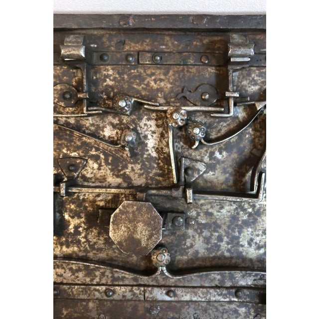 17th Century Nuremberg Chest For Sale - Image 10 of 16
