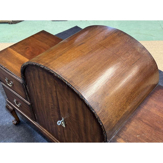 English Buffet Bar in Walnut and Mahogany, 1930s For Sale - Image 13 of 18