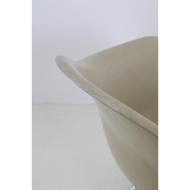 Lar Fiberglass Armchair by Charles & Ray Eames for Herman Miller, 1950s For Sale - Image 10 of 16