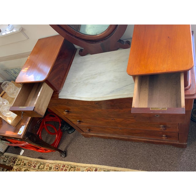 Early 20th Century Early 20th Century American Empire Mahogany Chest of Drawers With Mirror and Marble Top For Sale - Image 5 of 18