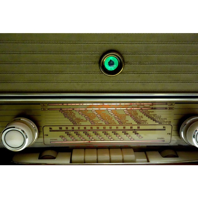 Rca Console Radio Circa 1950. Gorgeous and Basically Working. Rare and Very Special. For Sale - Image 10 of 12