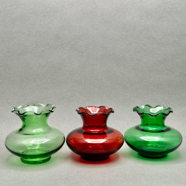 Mid 20th Century Vintage Anchor Hocking Squat Bud Vases With Ruffled Rims. Set of 3, 2 Green 1 Red For Sale - Image 5 of 8