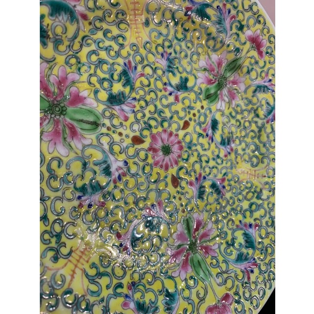 Early 20th Century Pair of Marked Early 20th Century Chinese Plates For Sale - Image 5 of 7