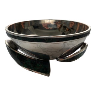 1970s Mid Century Modern Castillo Taxco Abstract Fish Footed Siver Plated Bowl With Malachite & Azurite Inlay For Sale