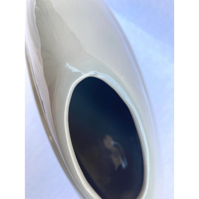 Royal Haeger 1980s Art Deco Revival Royal Haeger Gray Vase For Sale - Image 4 of 5