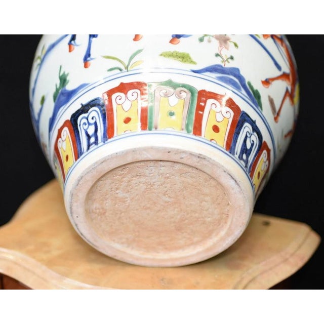 Chinese Qianlong Hand Painted Porcelain Vases, Set of 2 For Sale - Image 9 of 12