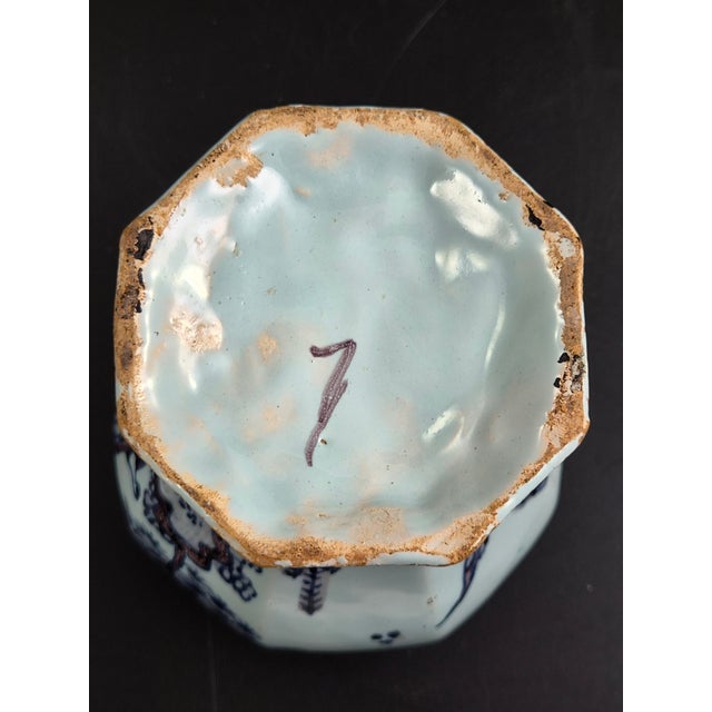 Antique Dutch Blue and Manganese Octagonal Baluster Vase from Delft, 1680 For Sale - Image 10 of 13