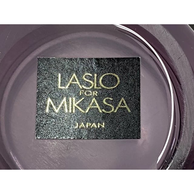 Contemporary Pair of 1980s Geometric Cased Art Glass Ribbed, Tapered Purple Vases Designed by Larry Laslo for Mikasa, Signed For Sale - Image 3 of 9