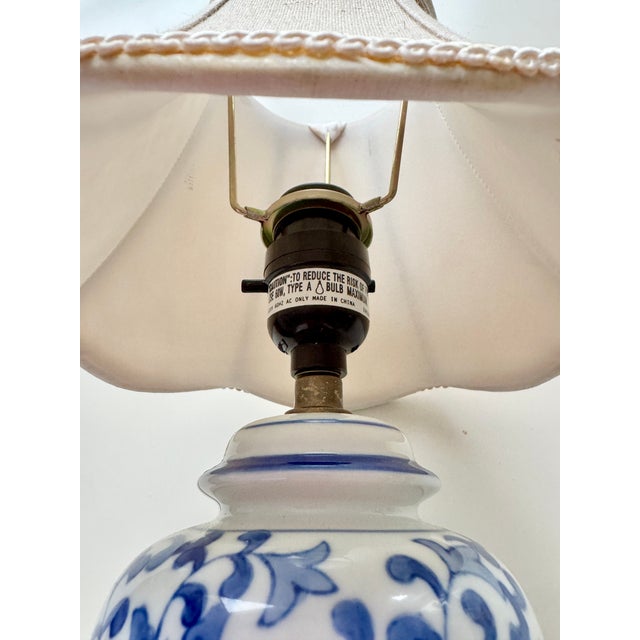 Chinoiserie Vintage Chinoiserie Blue and White Ginger Jar Lamp For Sale - Image 3 of 4
