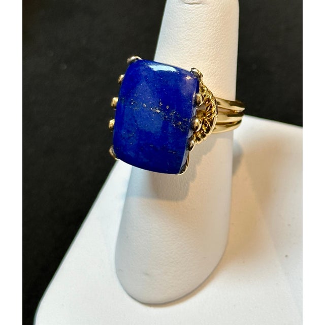 15 Ct Emerald cut Natural Lapis Lazuli Ring in 14 Kt Yellow Gold, Estate Size 7 For Sale - Image 17 of 18